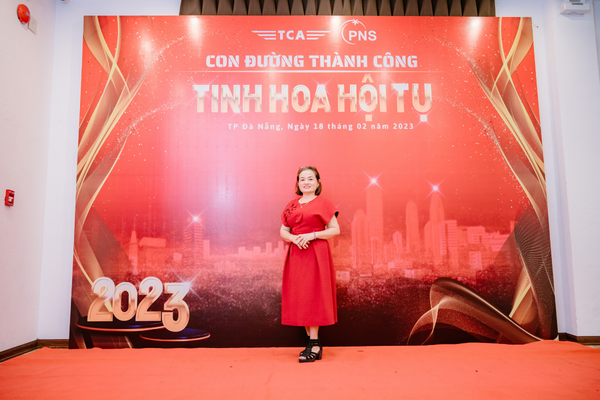 Bà Hoàng Thị Hồng - Giám đốc điều hành TCA đồng thời là chủ tịch hệ thống PNSTCA 