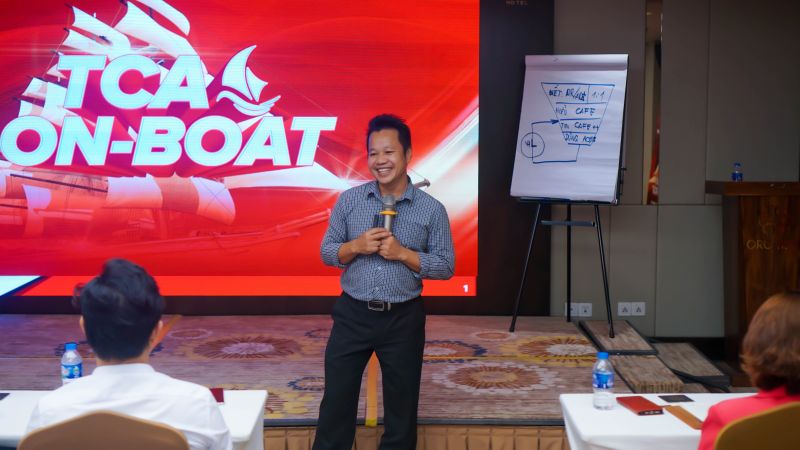 Giám đốc điều hành Nguyễn Quốc Việt với những câu chuyện truyền cảm hứng 