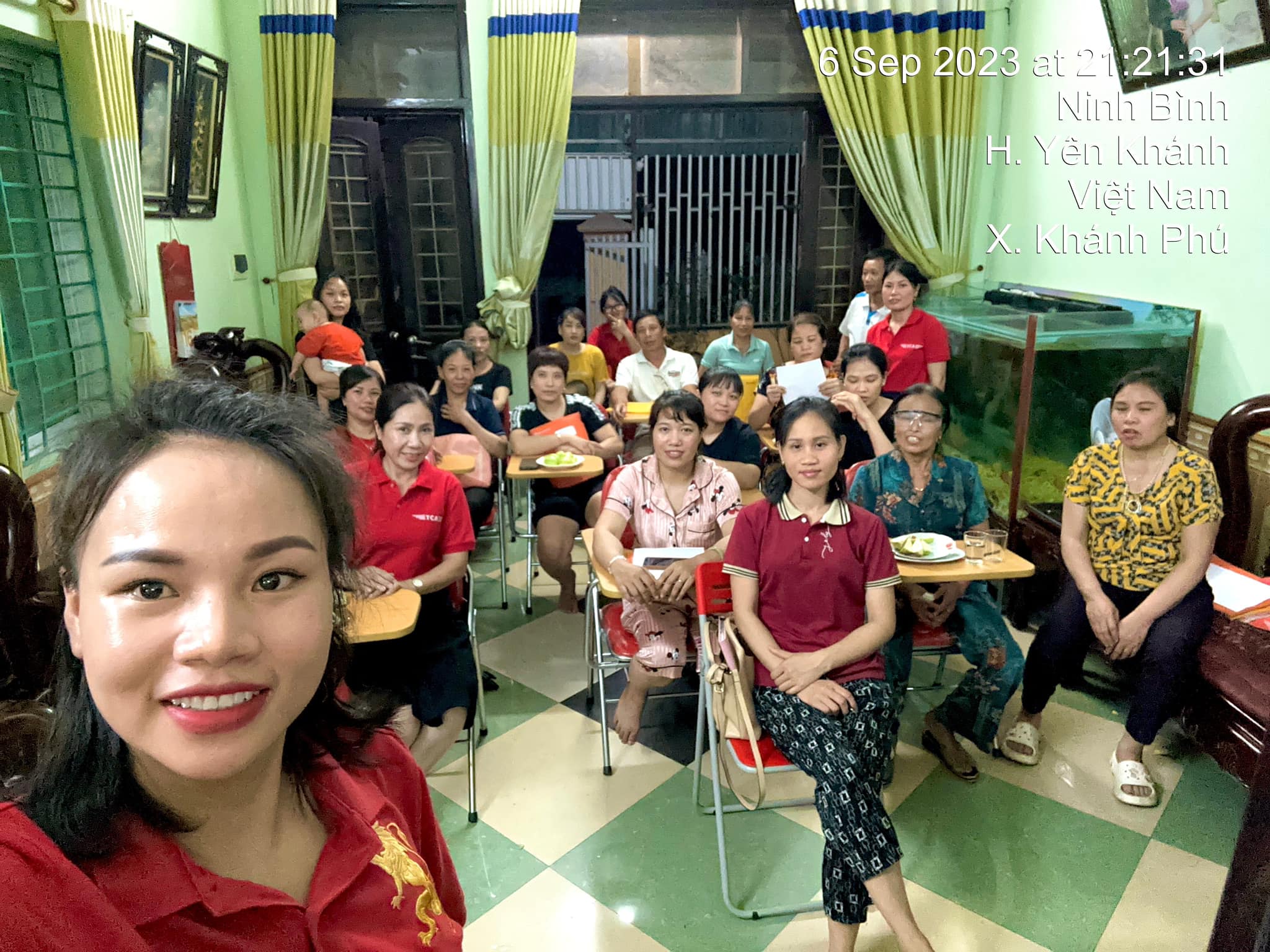 Từ "từ chối" đến "quyết định chi trả". Đây là cách tư vấn tài chính TCA đồng hành giúp khách hàng gỡ nút thắt quan trọng để nhận hơn 84 triệu đồng 2 Tư vấn Nguyễn Thị Lan Hương cùng đội nhóm thực hiện các chương trình Phổ cập bảo hiểm tại địa phương